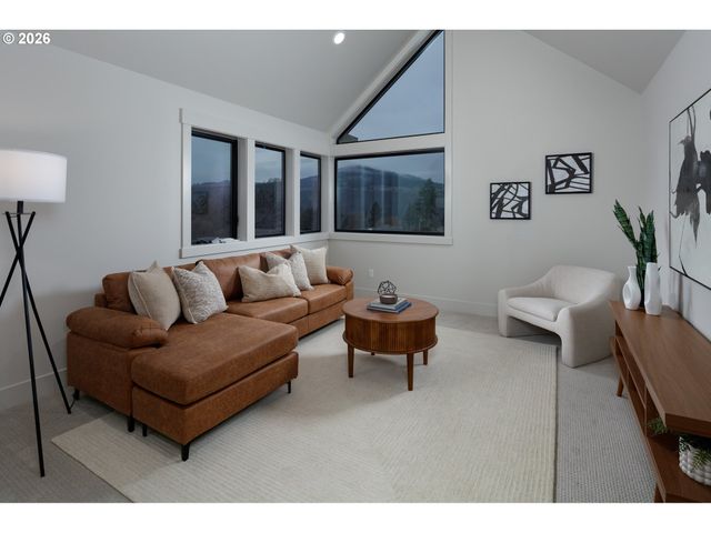 1116 Rock Creek Rd, Hood River, OR 97031