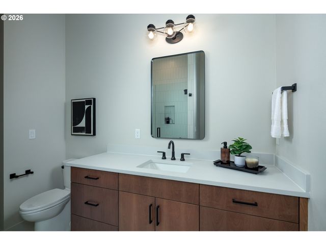 1116 Rock Creek Rd, Hood River, OR 97031