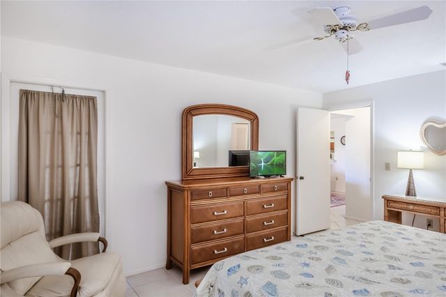 335 THREE LAKES LANE L, Venice, FL 34285