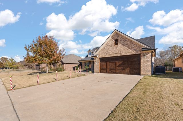 3137 Shoreline Drive, Burleson, TX 76028