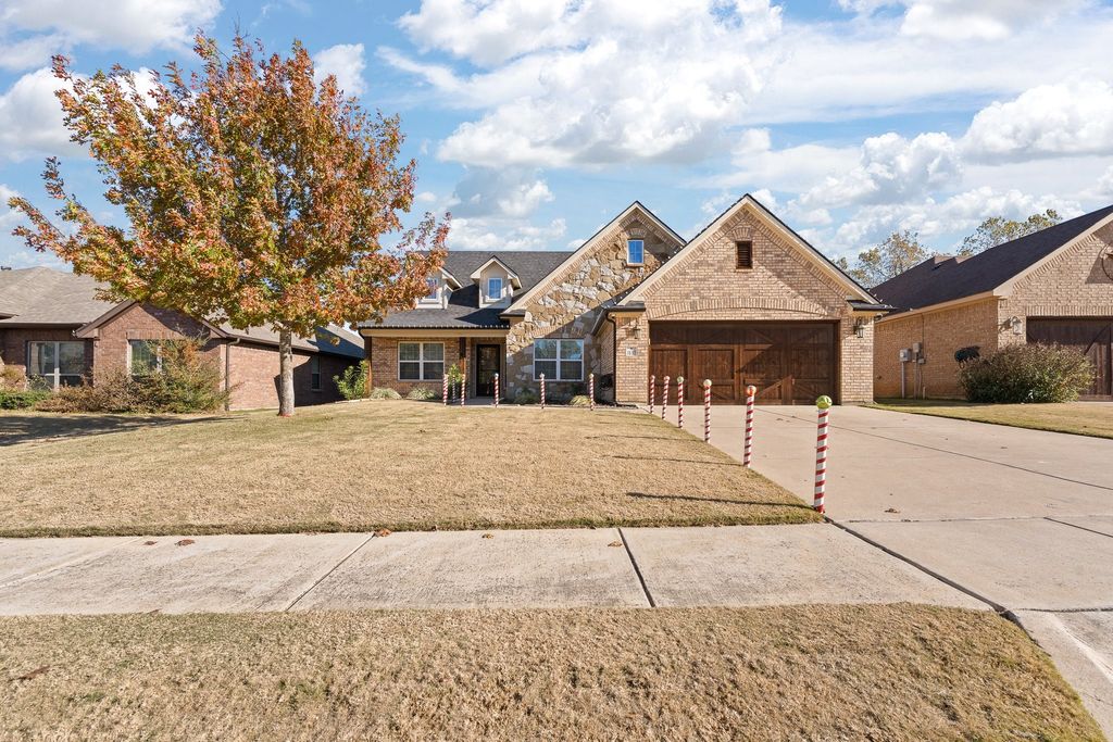 3137 Shoreline Drive, Burleson, TX 76028