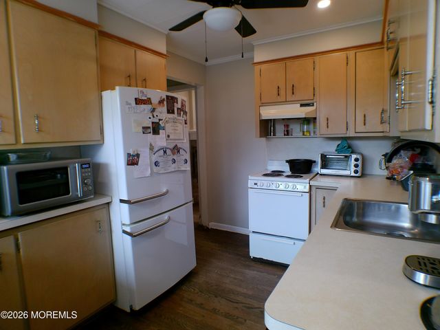 400 Lenape Trail, Brielle, NJ 08730