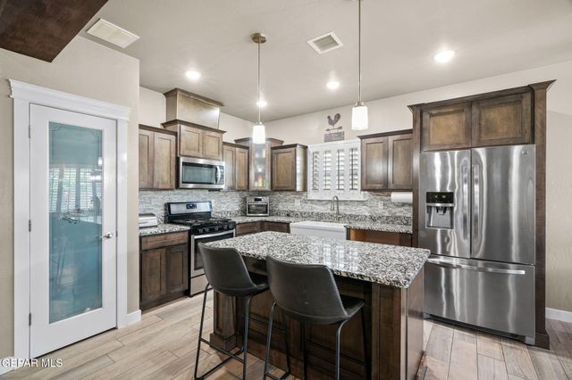 14272 John Scagno, El Paso, TX 79938