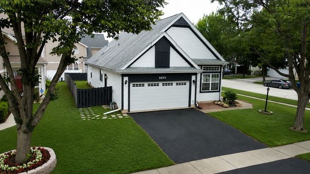 1601 Newgate Court, Gurnee, IL 60031