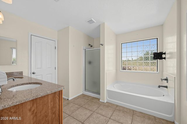 3561 E HARWELL Road, Gilbert, AZ 85234