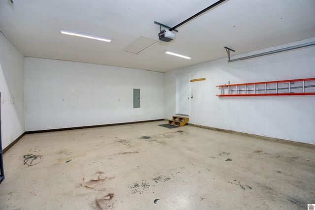 228 Loretta Dr, Ledbetter, KY 42058