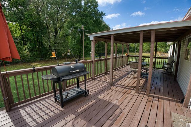 228 Loretta Dr, Ledbetter, KY 42058