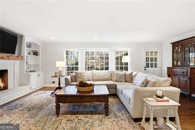 985 Hickory Oak Hollow, Roswell, GA 30075