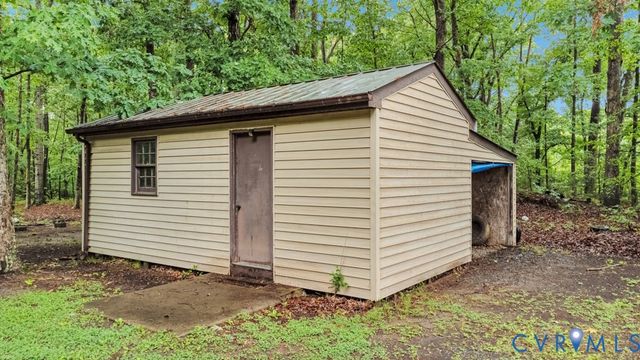 2715 Bethany Church Rd, Bumpass, VA 23024