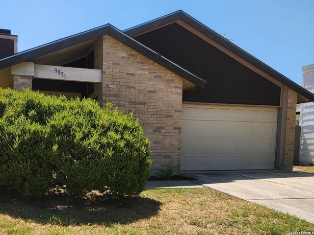 9851 Meadow Way, Converse, TX 78109