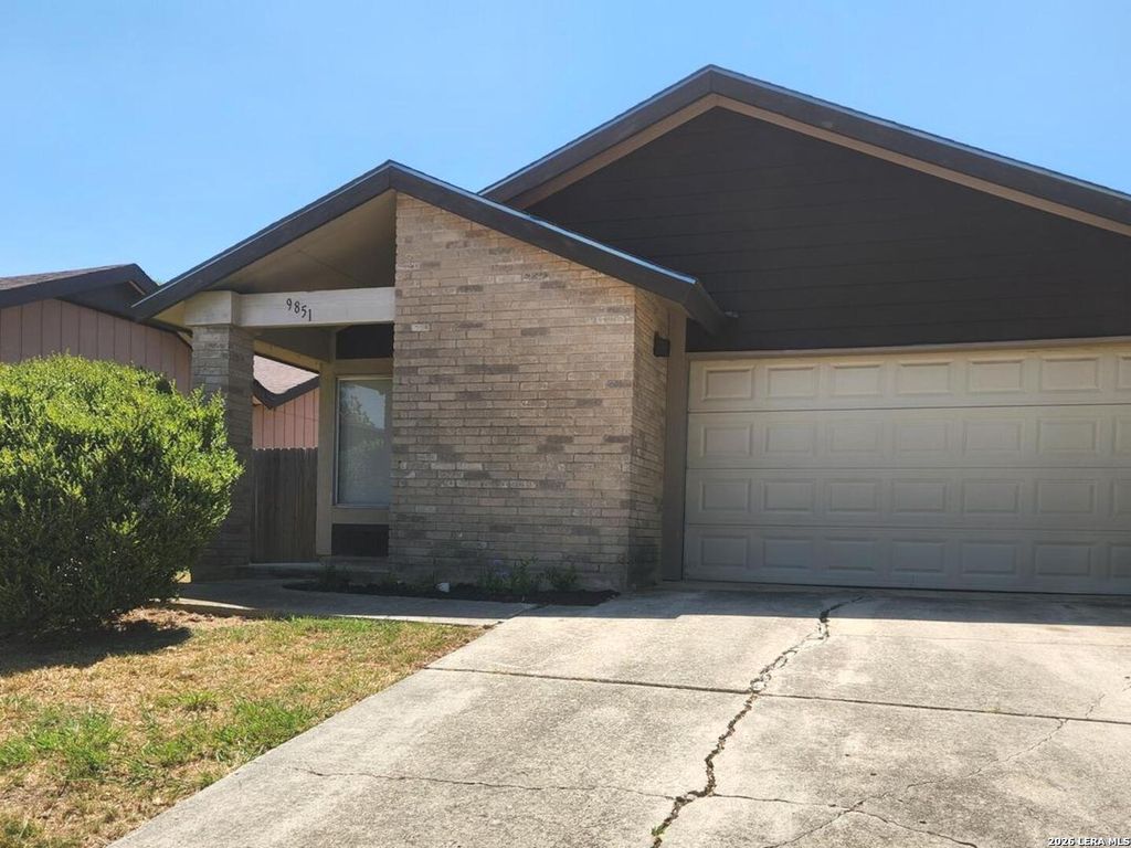 9851 Meadow Way, Converse, TX 78109