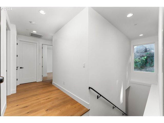 9316 Nw HARDY Ave, Portland, OR 97231