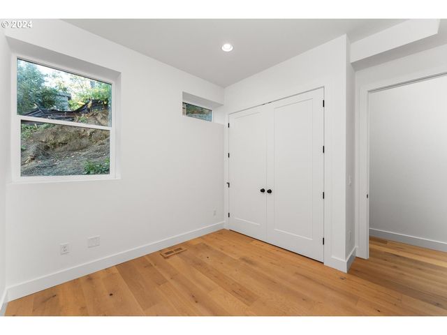 9316 Nw HARDY Ave, Portland, OR 97231