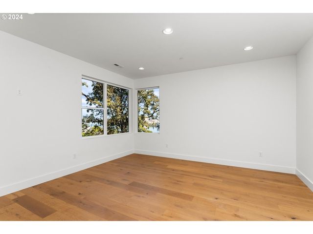 9316 Nw HARDY Ave, Portland, OR 97231