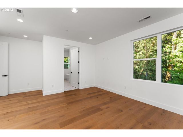 9316 Nw HARDY Ave, Portland, OR 97231