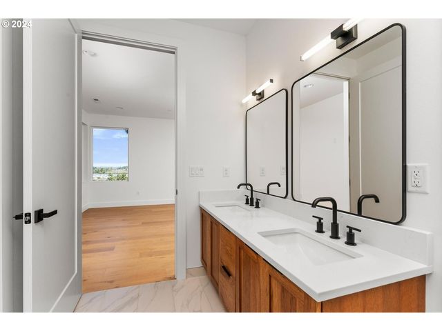 9316 Nw HARDY Ave, Portland, OR 97231