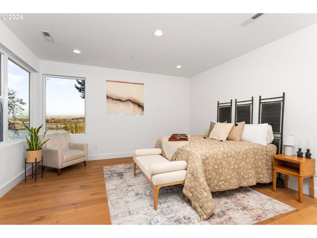 9316 Nw HARDY Ave, Portland, OR 97231