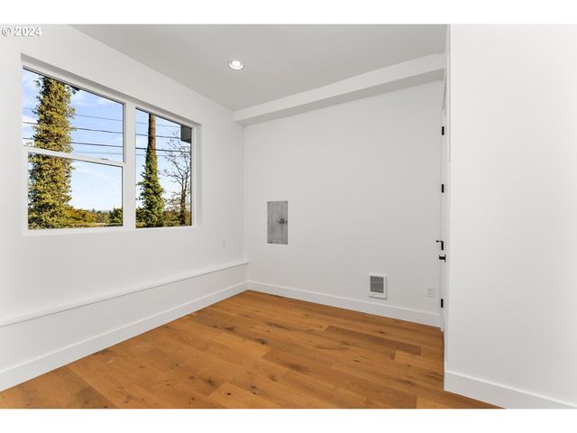 9316 Nw HARDY Ave, Portland, OR 97231