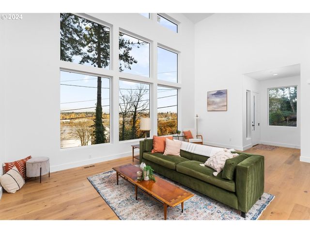 9316 Nw HARDY Ave, Portland, OR 97231