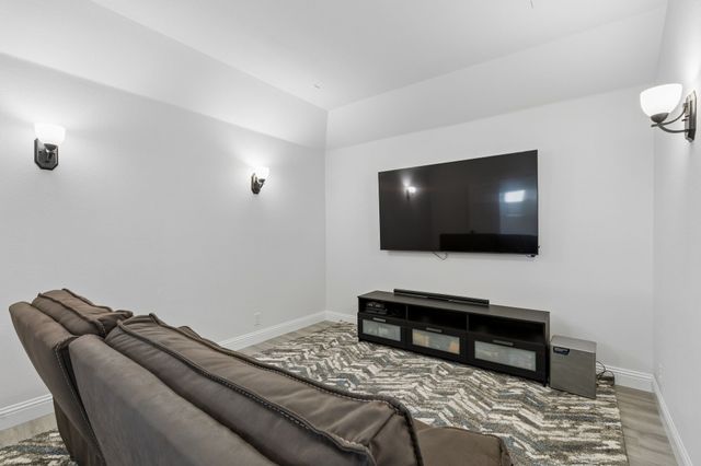 11101 Norcross Drive, Cross Roads, TX 76227