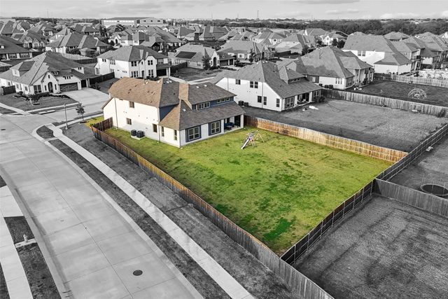 11101 Norcross Drive, Cross Roads, TX 76227