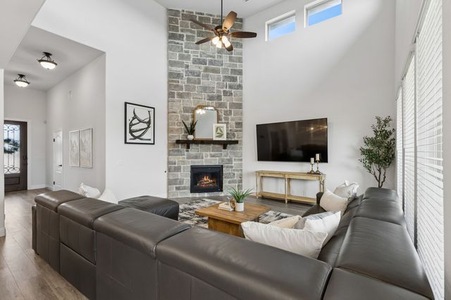 11101 Norcross Drive, Cross Roads, TX 76227