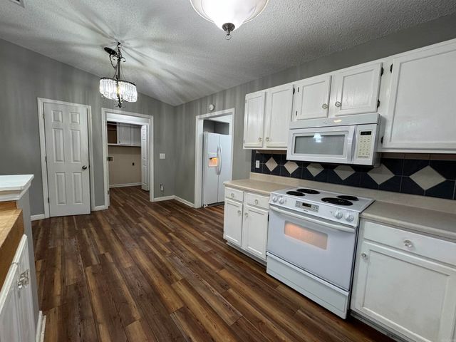 205 Kleinshore Road, Hot Springs, AR 71901