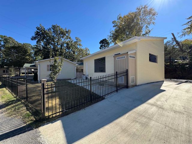 205 Kleinshore Road, Hot Springs, AR 71901