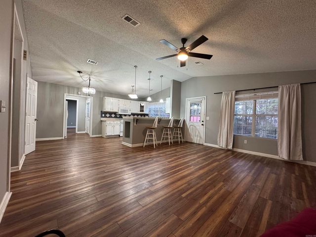 205 Kleinshore Road, Hot Springs, AR 71901