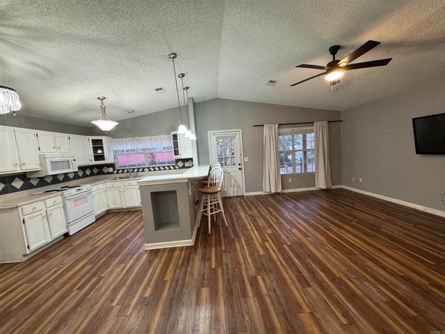 205 Kleinshore Road, Hot Springs, AR 71901