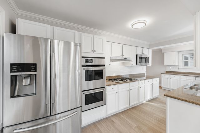 547 Melrose Avenue, Kenilworth, IL 60043