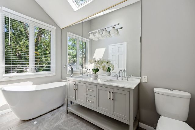 547 Melrose Avenue, Kenilworth, IL 60043