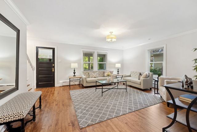 547 Melrose Avenue, Kenilworth, IL 60043