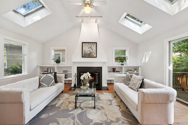 547 Melrose Avenue, Kenilworth, IL 60043