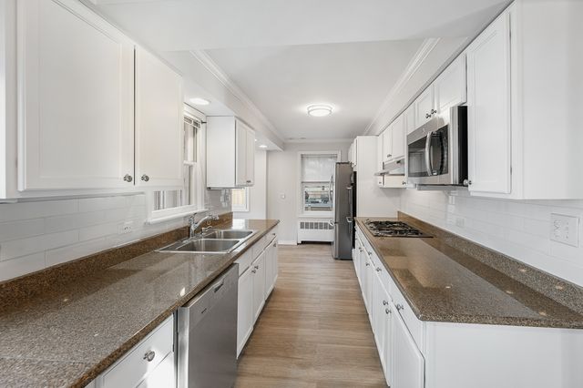 547 Melrose Avenue, Kenilworth, IL 60043