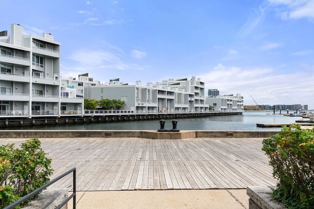 42 8th 2306, Boston, MA 02129