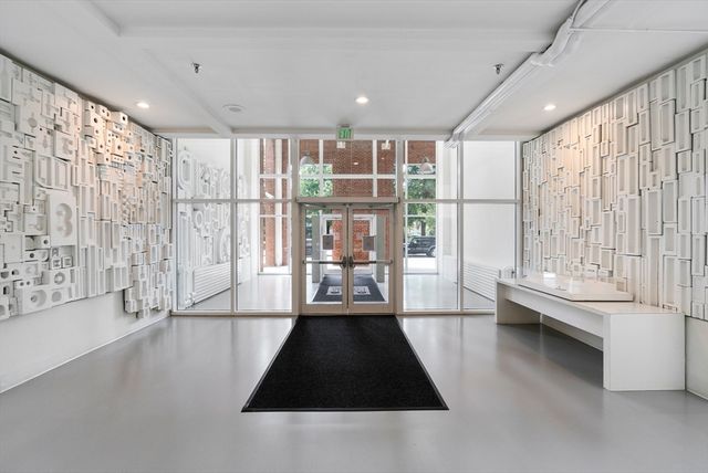 42 8th 2306, Boston, MA 02129