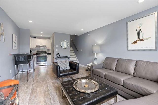 42 8th 2306, Boston, MA 02129