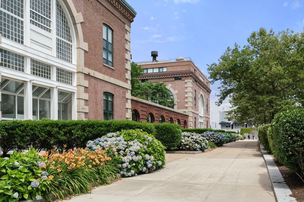 42 8th 2306, Boston, MA 02129