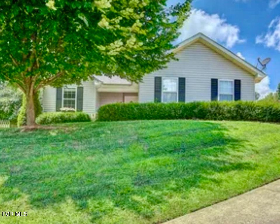 616 Glen Oaks Place, Johnson City, TN 37615