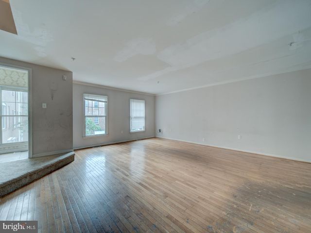 881-A BARNABY ST SE, Washington, DC 20032