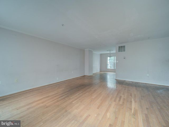 881-A BARNABY ST SE, Washington, DC 20032