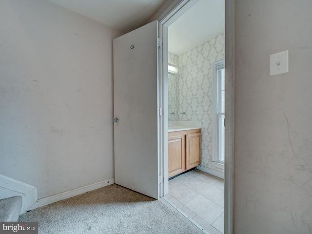 881-A BARNABY ST SE, Washington, DC 20032