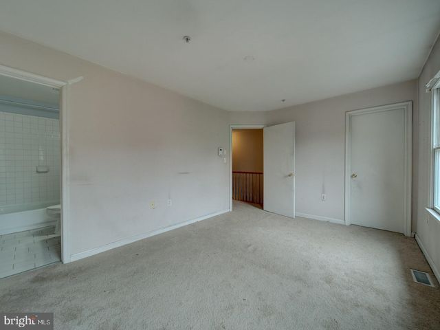 881-A BARNABY ST SE, Washington, DC 20032