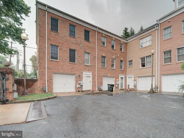 881-A BARNABY ST SE, Washington, DC 20032