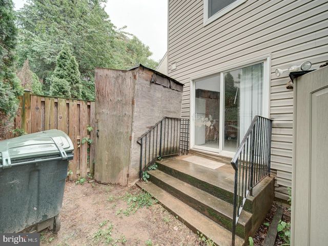 881-A BARNABY ST SE, Washington, DC 20032