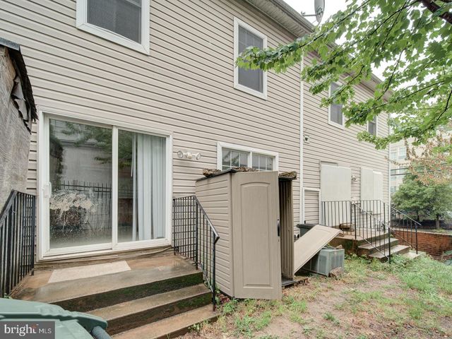 881-A BARNABY ST SE, Washington, DC 20032