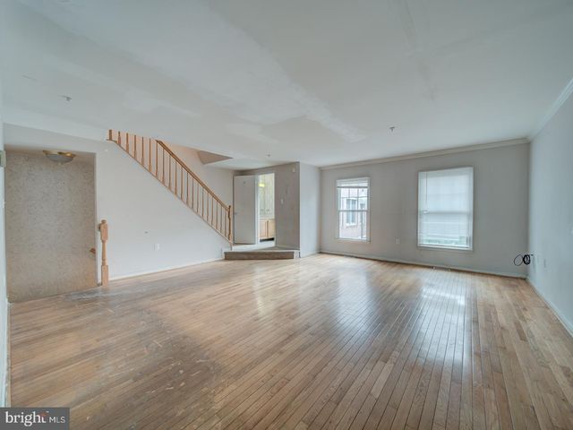881-A BARNABY ST SE, Washington, DC 20032