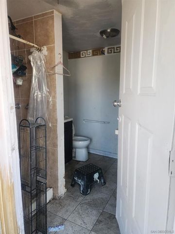 515 Iona Dr, San Diego, CA 92114