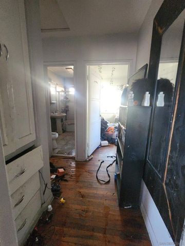 515 Iona Dr, San Diego, CA 92114